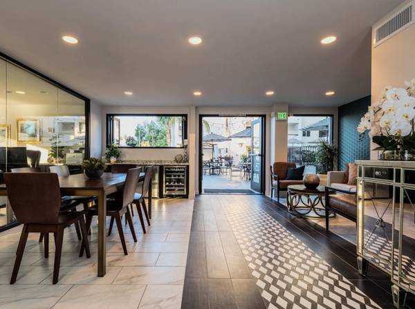 $2,495 / 1br - 1 FREE MTH | Comfortable Social Lounge - Fully Updated Kitchen (Hillcrest)63865814726915123
