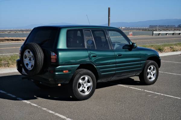 1999 Toyota RAV4 4WD Edición Especial 1 DUEÑO Bien Mantenido LIMPIO - $6,500 (fremont / union city / newark)63654702811905122