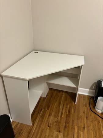 Corner desk white 1
