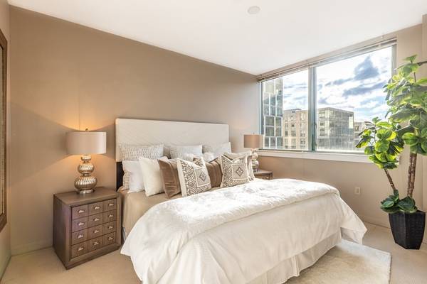 $2,600 / 1br - 680ft2 - Causeway St one bed one bath unit (Boston)63912517580290120