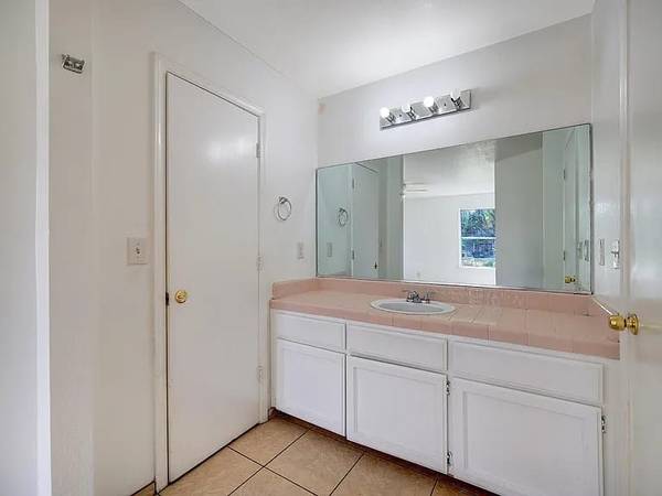 $1,900 / 3br - 1450ft2 - 2447  N. Michael St. Visalia,CA. 93291 For rent for $1900 (Visalia)63809616315777122