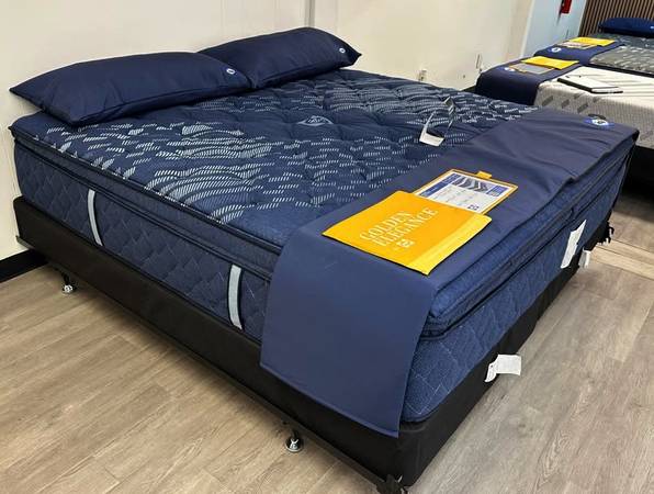Queens 'Mattress Kings Box Spring & Hybrid" 1
