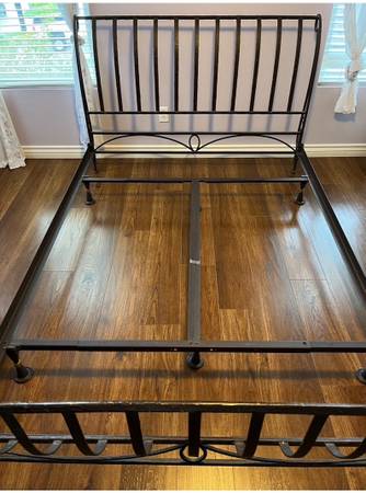 Rustic Wrought Iron Bed 1