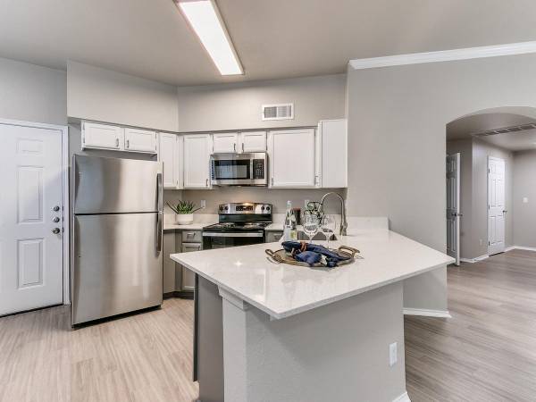 $1,469 / 2br - 1127ft2 - Business Center, Open & Efficient Apartments, Washer & Dryer63806171539971122
