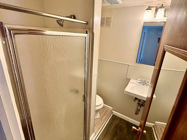 $966 Cozy and efficient studio unit located in the heart of Daly City.63965990831490124