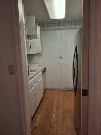 $1,300 / 1br - 198ft2 - Private room in nice neighborhood $1,300 (San Diego CA)63701763812481122
