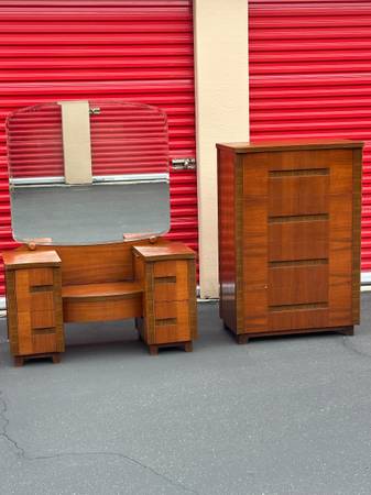 MID CENTURY - dresser and vanity - $650 (modesto)63471298934401121