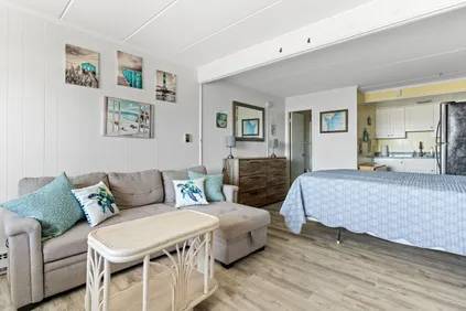 $950.00 / 1br - 338ft2 - Studio with Full Kitchen63839297876739120