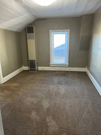 $875 / 1br - Amplio apartamento de un dormitorio (Cadillac)64037723159043123