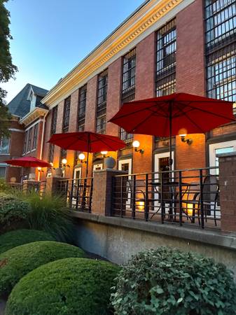 $2,100 / 2300ft2 - Now Leasing: Commercial Space with Limitless Potential! (Owego)64035577594882122