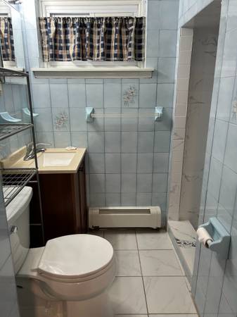 $1,300 Large Studio Apartment (Flushing)63945496181891124