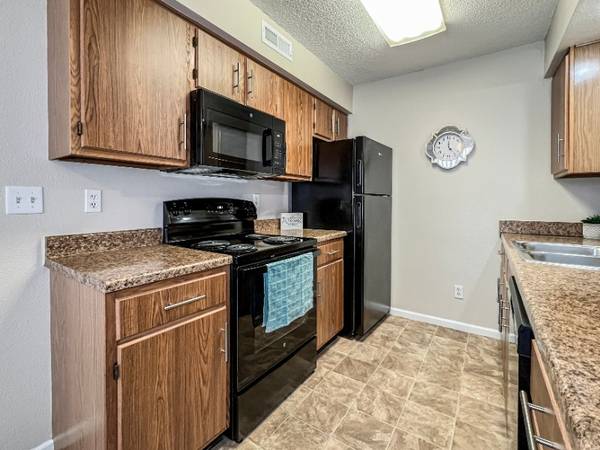 $1.305 / 2br - 920ft2 - >>> Ahora alquilando para noviembre y diciembre <<< (C Ave & Boyson Road NE)63942846781314124