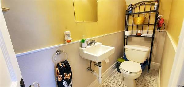 $2000.00 / 3br - 1236ft2 - Charming 3 Bed, 2 Bath Village Home in East Syracuse - $2000 - Availab63982837979010124