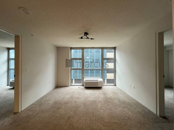 $2,750 / 2br - 691ft2 - 7000 Hawaii Kai Drive Unit #3403 Available Now!63939659504130121