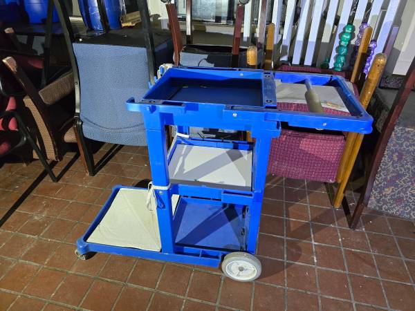 Janitor Cleaning Cart 1