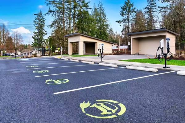 $1,699 / 1br - 539ft2 - Crossroads on Crosby - 1 Bed, 1 Bath, Beautiful landscape views (Tumwater)63884886818177124