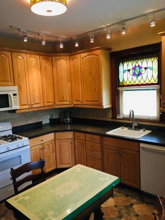 $2,600 / 2br - 1200ft2 - Gorgeous Victorian 2 bdrm Available 9/1/25 (Jamaica Plain)63802097027329120
