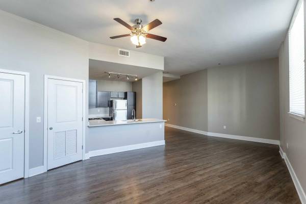 1/bd 1/ba, Springfield MO, Skylights 1
