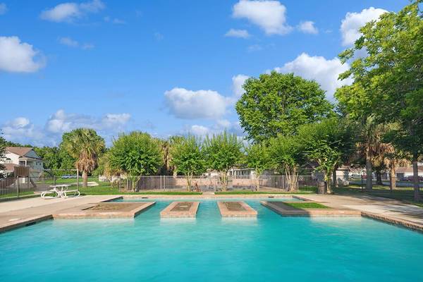 $995 / 1br - 750ft2 - Oversized closet, Ample parking, Ceiling fans (Dayton, TX)63906681307266122