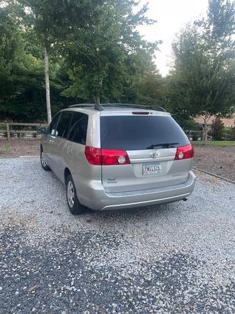 Furgoneta Toyota Sienna LE 2006 - $3,000 (Gainesville)63612747599235123