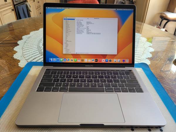 2017 Apple Macbook Pro Touchbar 13" 7 Gen i5 3.1GHz 16GB 512GB W/ Box 1