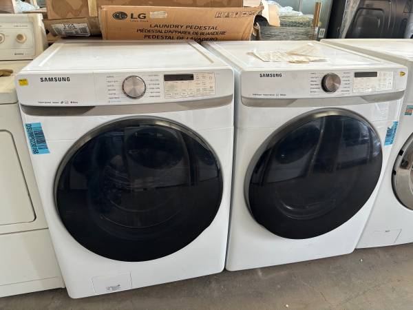 New Out Box Samsung Large Capacity Washer/Dryer Electric Set 1