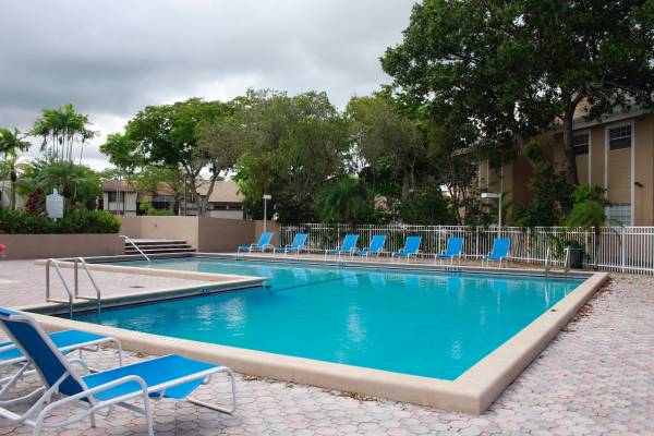 $2,000 / 2br - $2000 CONVENIENT 2B/2B IN REFLECTIONS (PEMBROKE PINES)64002013364611123