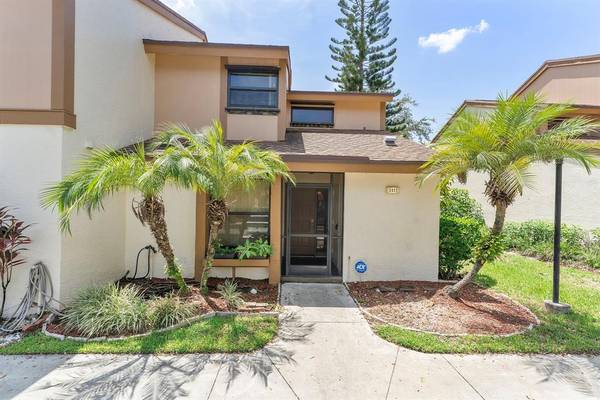 $350,000 / 3br - 1444ft2 - Three Bedroom Townhouse with Water Views in Coconut Creek (Coconut Creek)64001845424513120