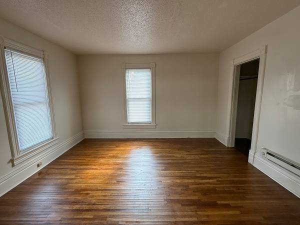 2 bdrm, 1 bath duplex 1