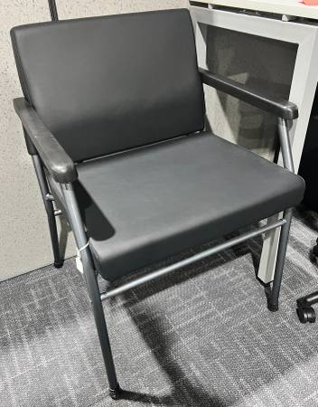 Large Chair with Steel Frame 1