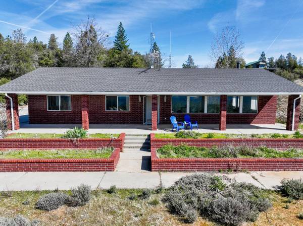 $999,000 / 5br - 2880ft2 - Rare 10-Acre Gold Run Property with Dual Homes & Solar! (Gold Run)63952103760770120
