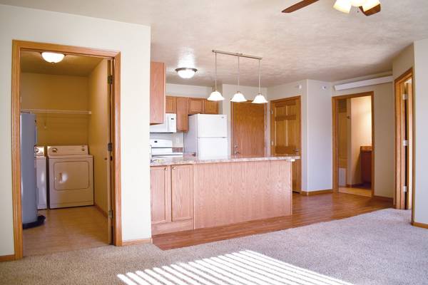 $1,115 / 2br - 1100ft2 - in Minot ND, 2/BD, Two Dog Parks (2820 5th Street Northwest, Minot, ND)63685381614467123