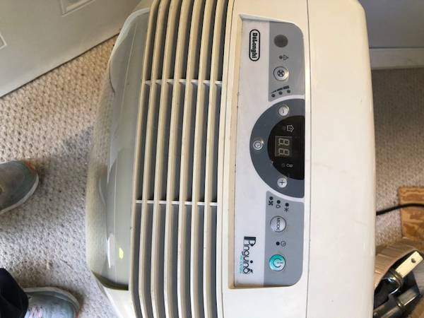 Gran oferta - 2 aires acondicionados portátiles - 10k y 12k btu - $175 (Fairfield)63470466660993124