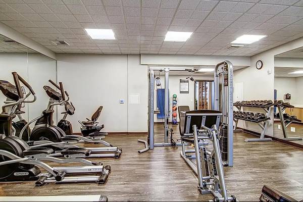 $1,680 / 1br - 742ft2 - Extra Storage Options, Designer Cabinets, High Ceilings63956647480451123