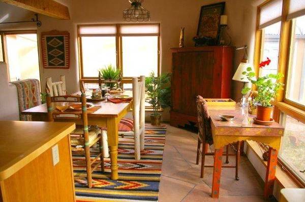 $295 / 3br - 1975ft2 - NOW,cancellation, avail week or month, Beaut gem, 2 KINGS, space&color (E.side historic area santa fe)63806044677505123