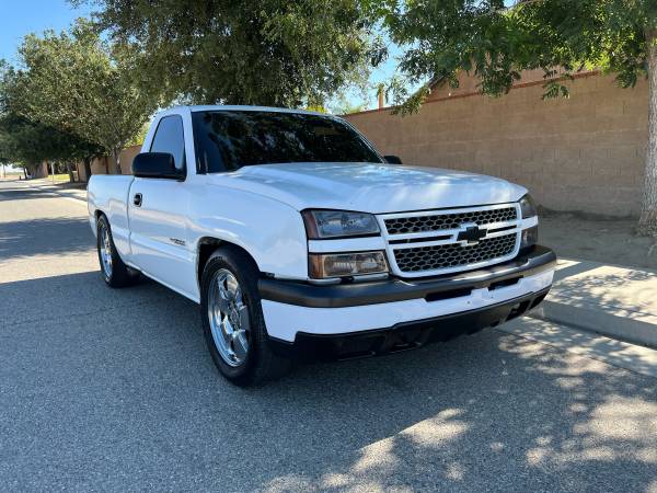 2004 Chevy Silverado 5.3 cabina regular - $8,800 (Shafter)63613744645377124