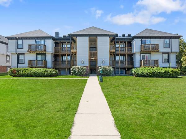 $945 / 2br - 764ft2 - ⭐Pet Friendly Two Bedroom In December!⭐ (4419 1st Ave SW, Cedar Rapids, IA)63942846593027124