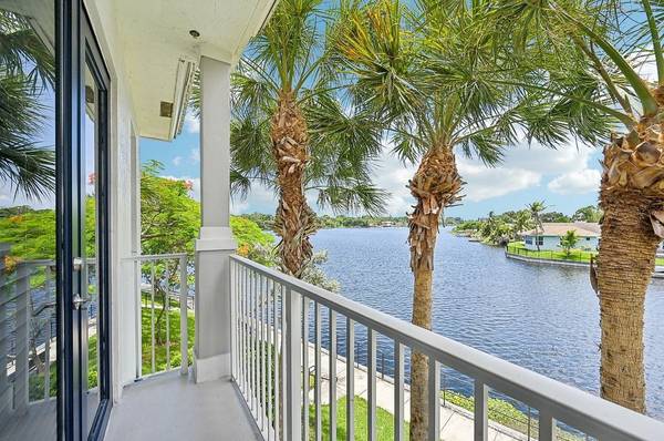 $2,830 / 3br - 1978ft2 - Pool, Rent Credit Reporting Service, 3/bd 2.5/ba (6116 Yellow Sun Drive, Lake Worth, FL)64002015095554121