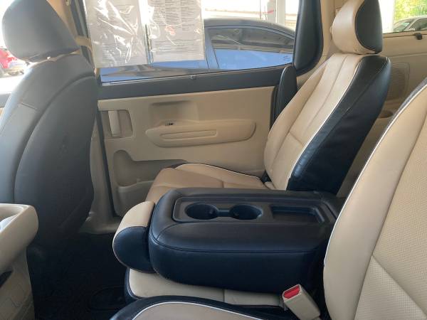 Furgoneta Kia Sedona LX 2017 _Cuero - $12,499 (santa rosa)63654703604225124