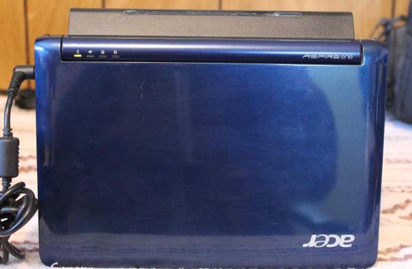 Acer Aspire One BLUE Series ZG5 10.1” Windows XP- WORKS
