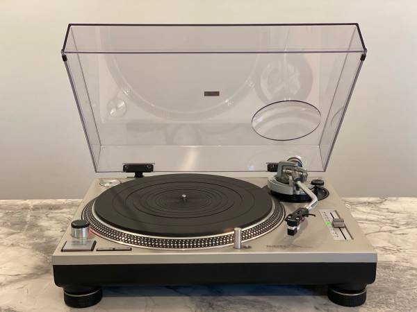 Technics SL-1200 MK2 1