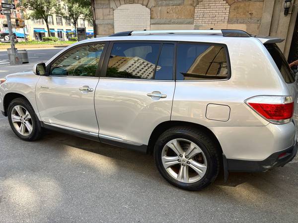 2012 Toyota Highlander Limited - $2,20063614037776513121