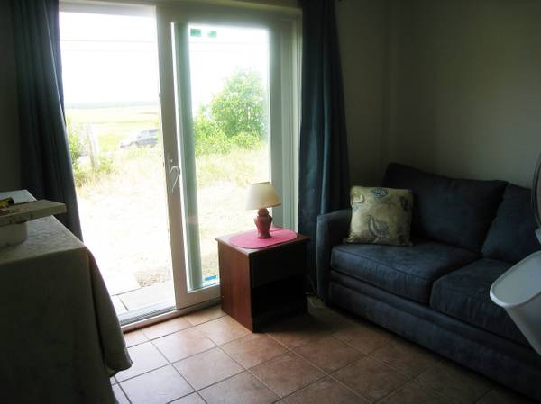 $1,800 / 3br - 1000ft2 - Waterfront Salisbury Beach first Floor (Salisbury Beach)63699196691715120