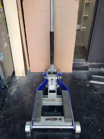 ATV / Motorcycle 1500 lb. Hydraulic Lift Jack 1