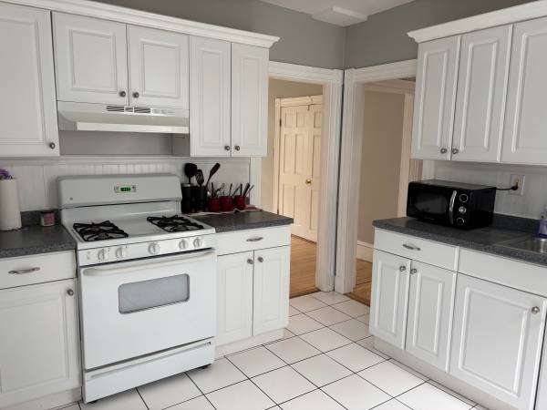 $4,600 / 5br - 5 Bed 2 bath recently updated in the heart of Somerville63996545125634121