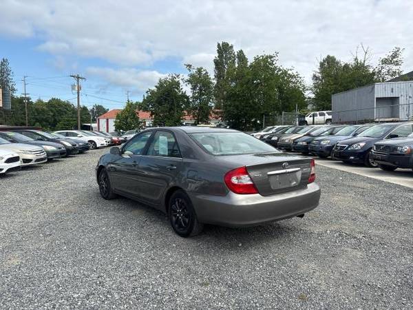 2004 Toyota Camry LE 4D Sedán - $3.999 (Lynnwood, WA)63441639206913124