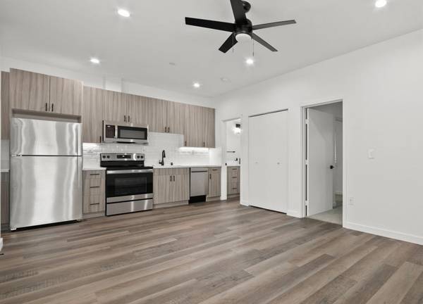 $2,395 / 1br - San Diego Beautiful 1 Bed Apt + 1 & 2 Beds, Local Farmer's Markets (Poway)64037046130946121