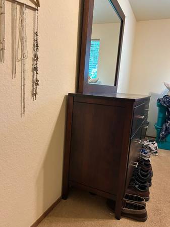 Queen bedroom set - $200 (Bellingham)63435781059971121