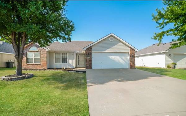 $1,000 / 3br - 1566ft2 - Encantadora casa unifamiliar (Greenwood)63842334368257121