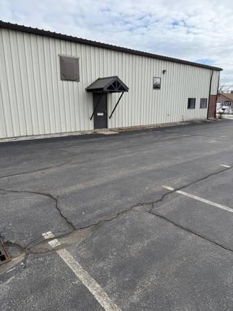 $2,500 / 2100ft2 - Commercial/Industrial Space (Concord)63931790697475120